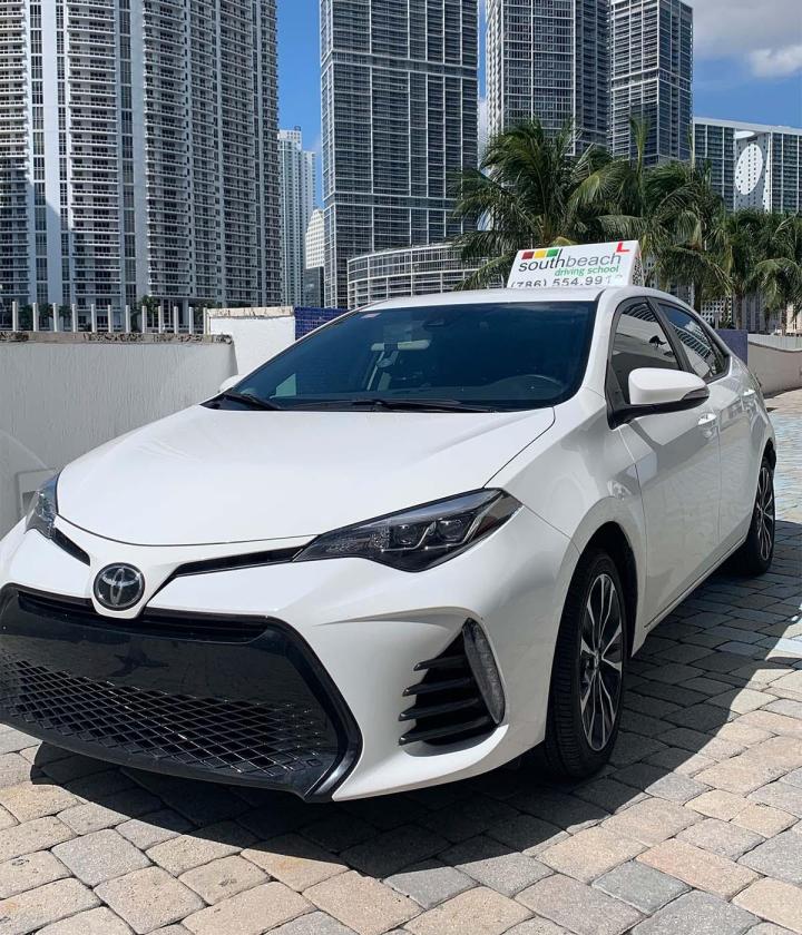 South Beach Driving School offers comprehensive driving lessons in an easy-to-grasp manner.